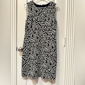 Ann Taylor Sz 4 Cotton Blend Fully Lined Black and White Floral Print Sheath